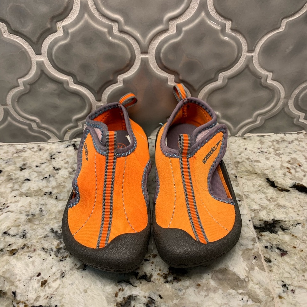 Speedo water shoes